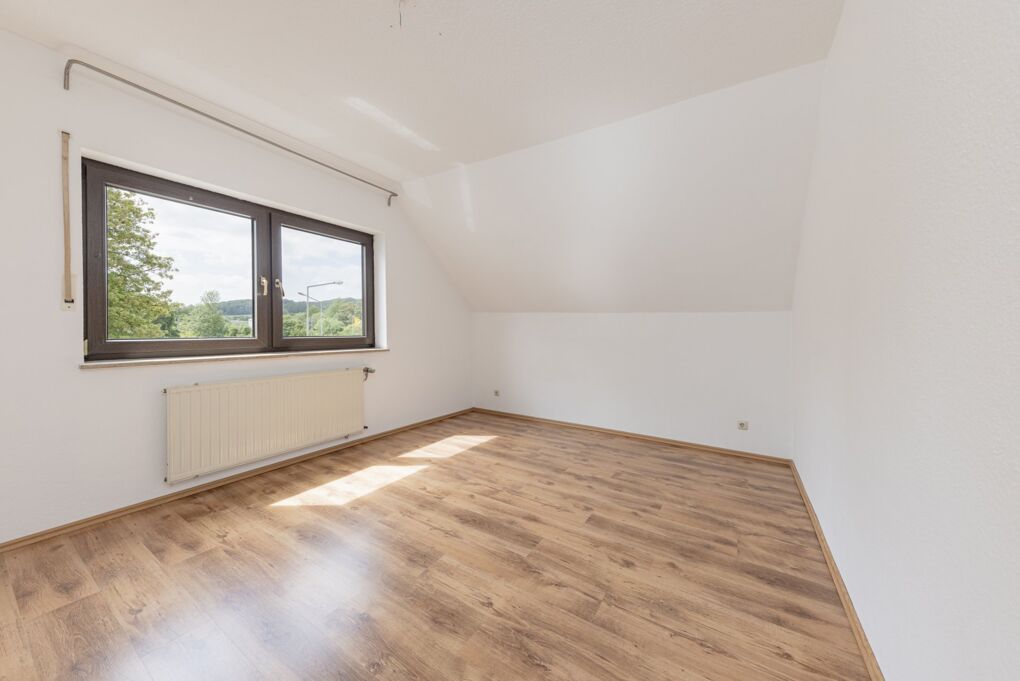 geräumiges Schlafzimmer