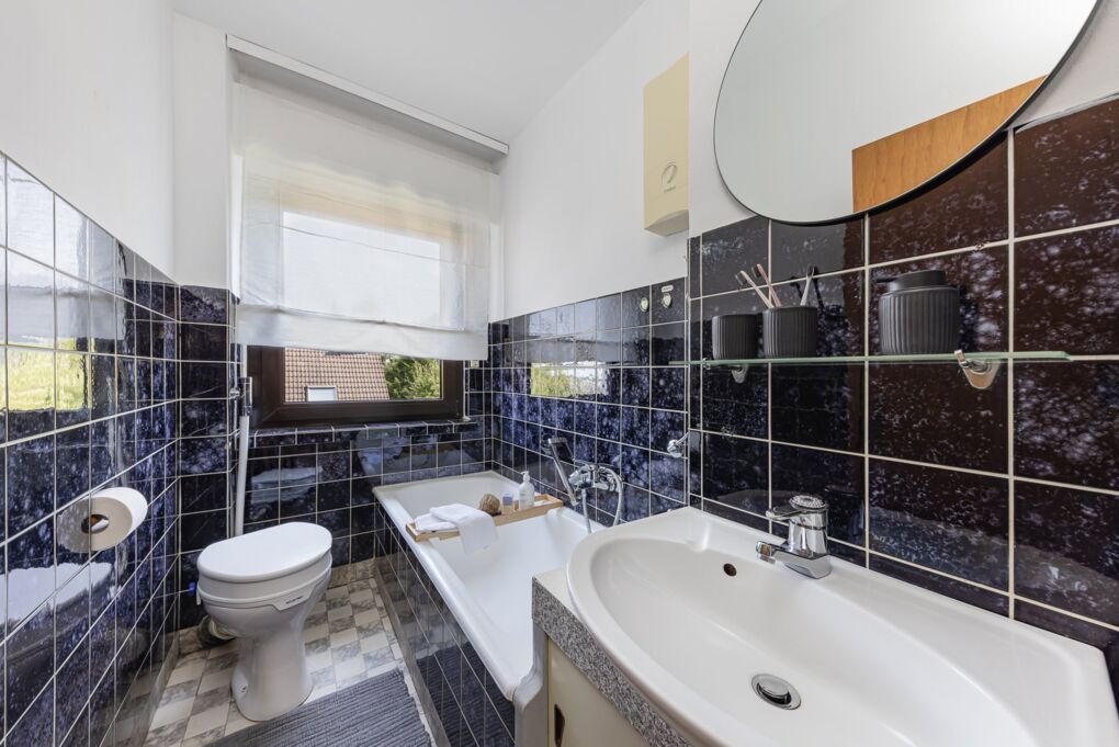 Badezimmer mit Tageslicht