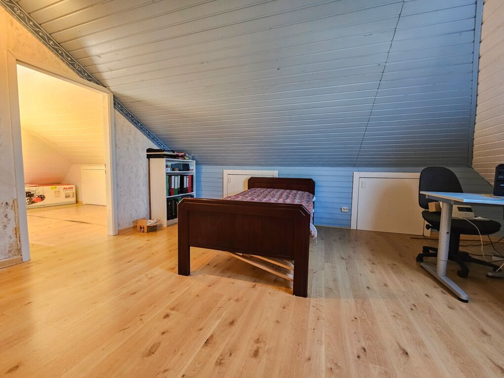 Schlafzimmer DG