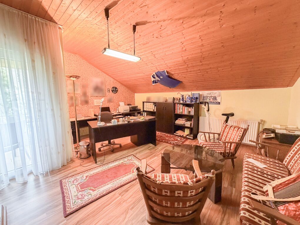 Büro (DG) 