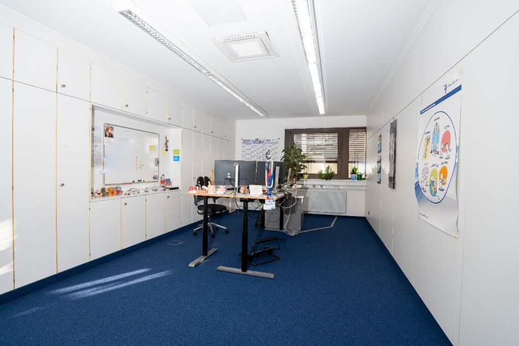 Büro 13