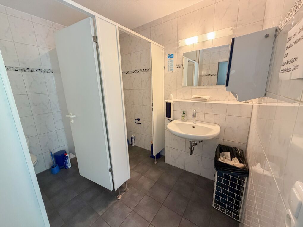 Verwaltungsgebäude: WC