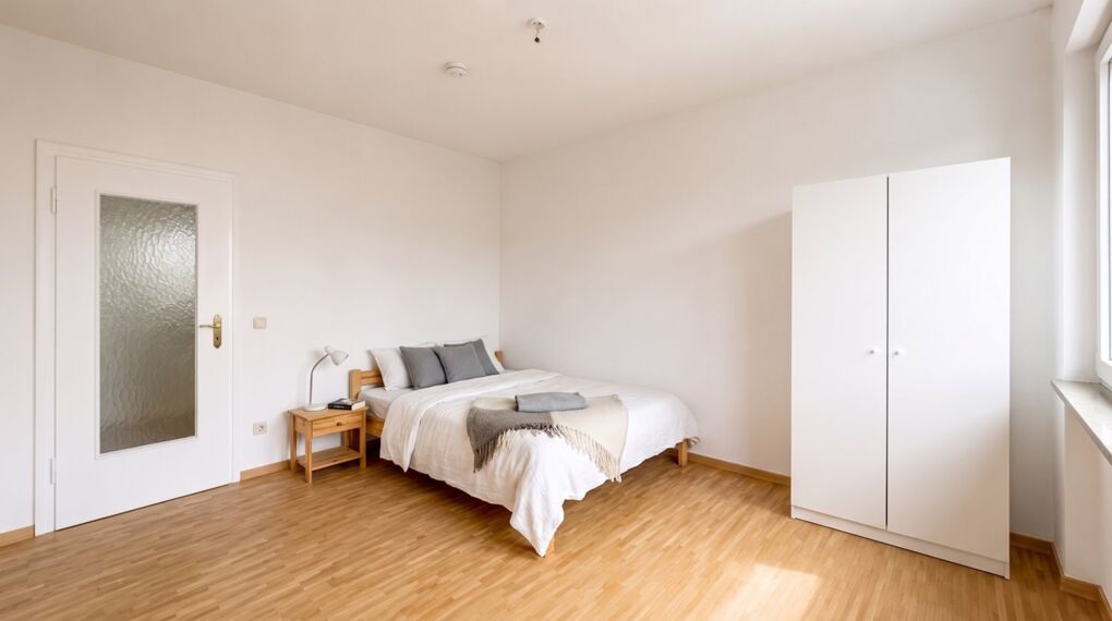 Schlafzimmer (KI gestaged)