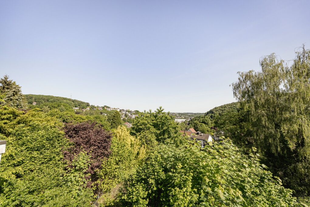 großes Grundstück und tolle Weitsicht