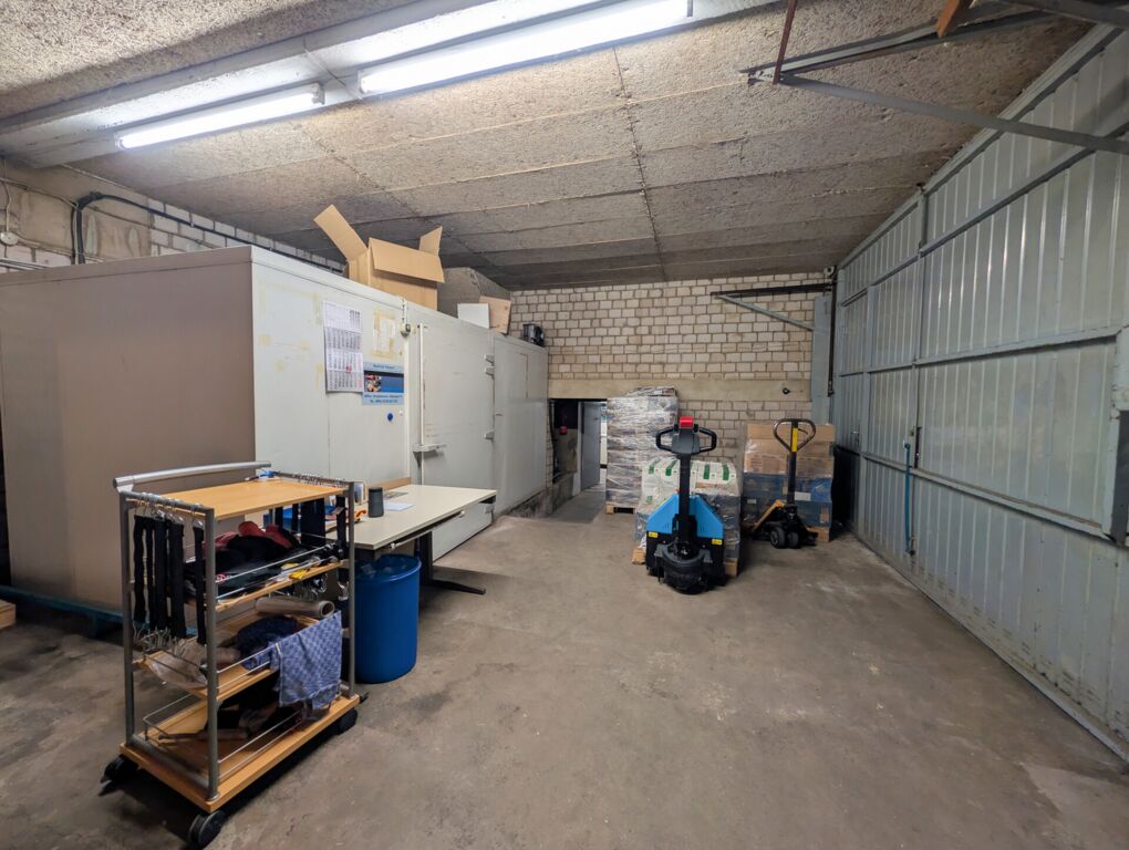 Doppelhalle mit Kühlzelle