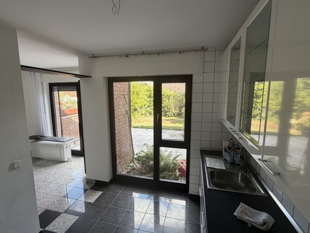 ...mit Blick in den Garten