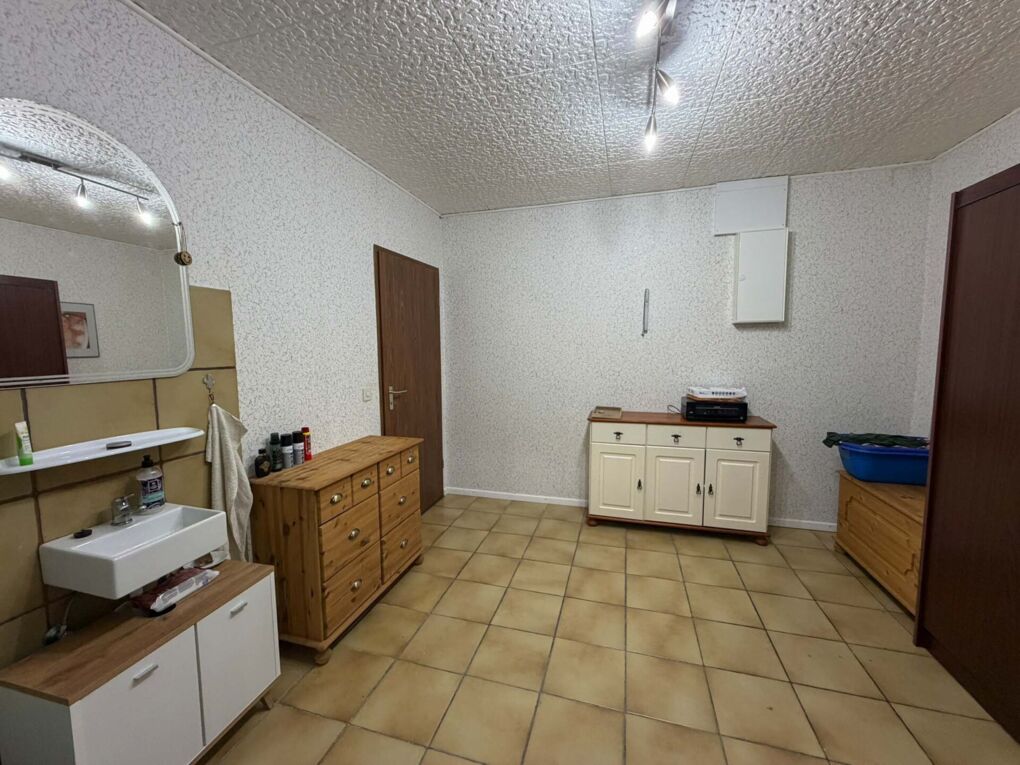 Ankleidezimmer KG