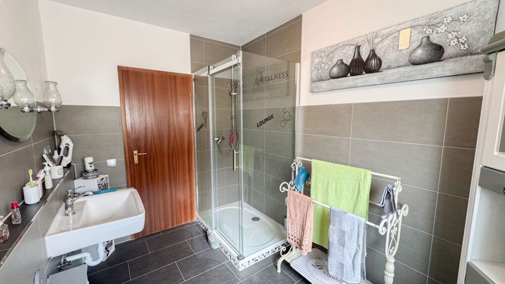 Tageslichtbad mit Dusche