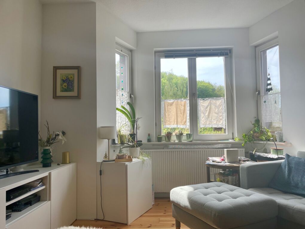 Wohnzimmer mit Erker (EG)