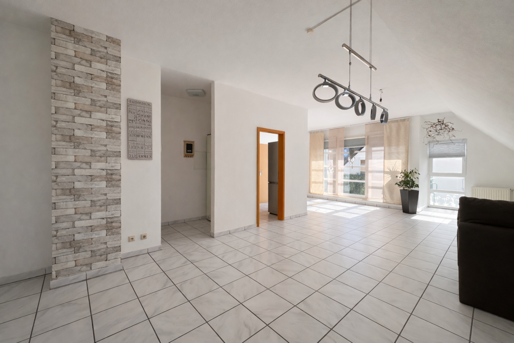 Bodentiefe Fenster zur Loggia