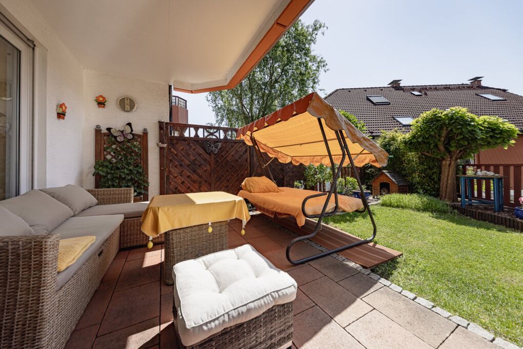 Terrasse mit Garten
