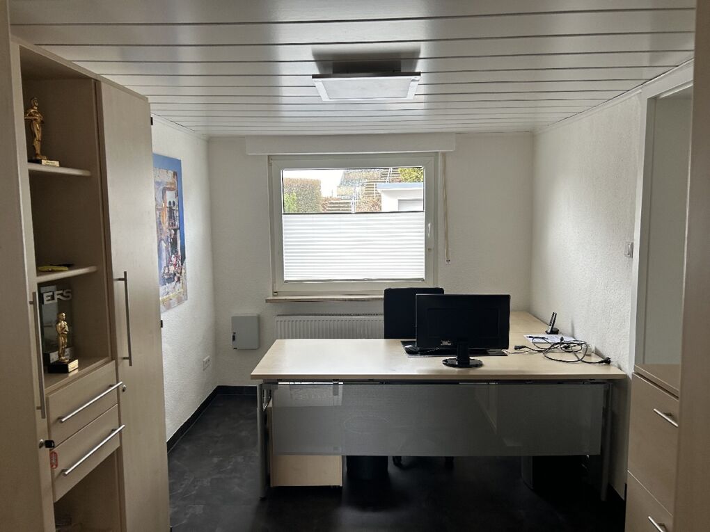 Zimmer EG derzeit Büronutzung
