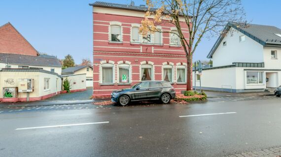 Straßenansicht