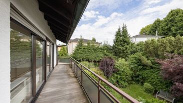grüne Aussicht vom Balkon