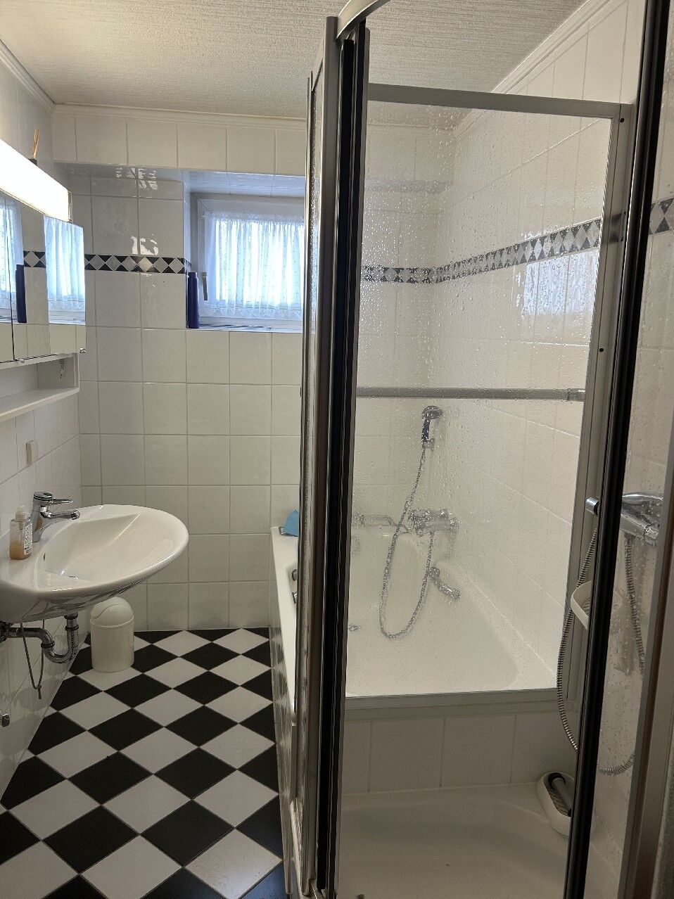 Badezimmer EG