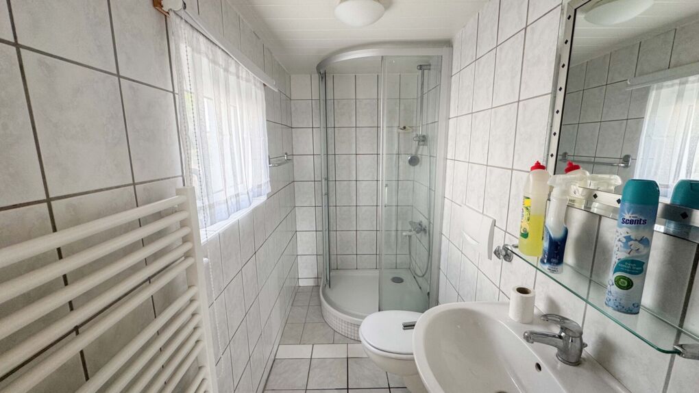 Duschbad EG