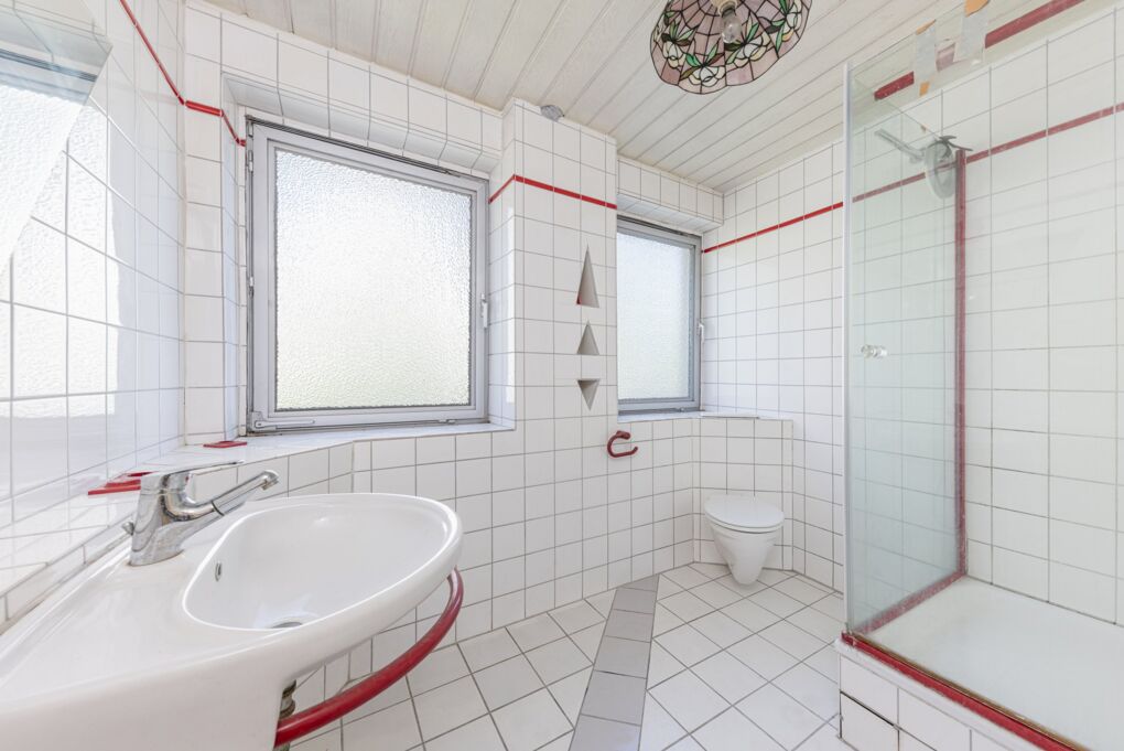Tageslichtbad mit Dusche