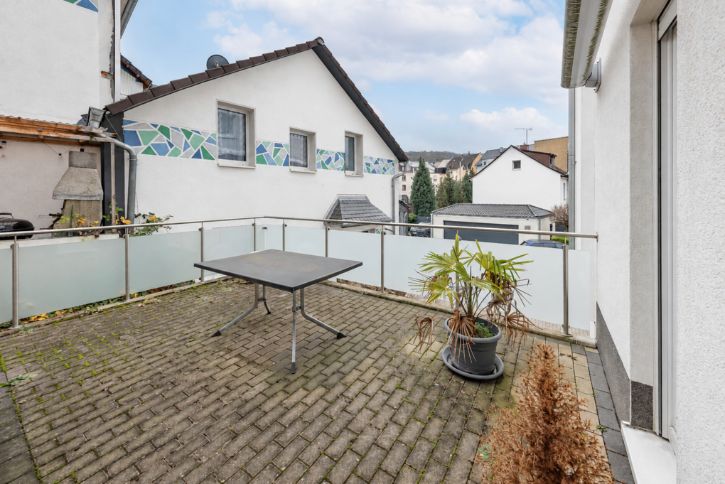 großzüger Terrasse