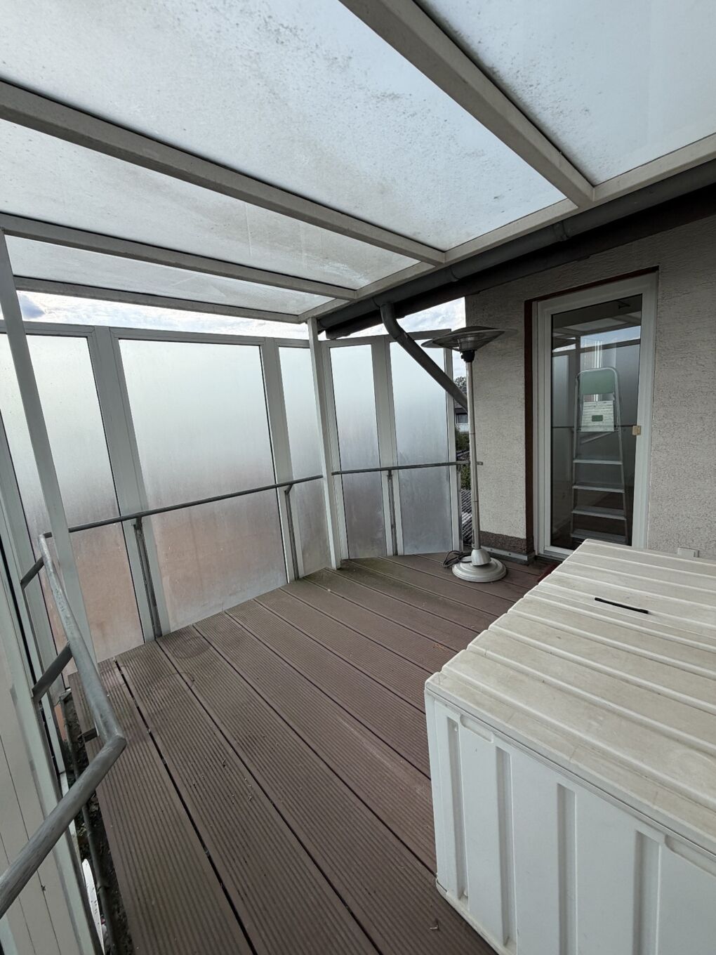 Überdachter Terrassenbereich für Wäsche, AB ...