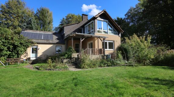 Gartenansicht - links Bungalow