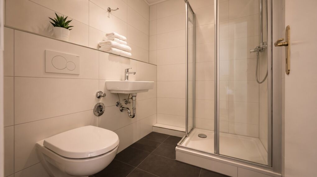 Badezimmer (KI gestaged)