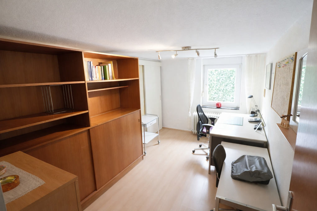 Separates Arbeitszimmer