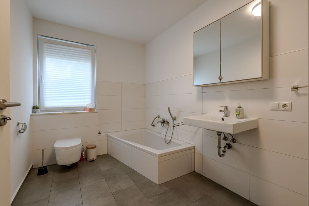 Bad Einliegerwohnung UG