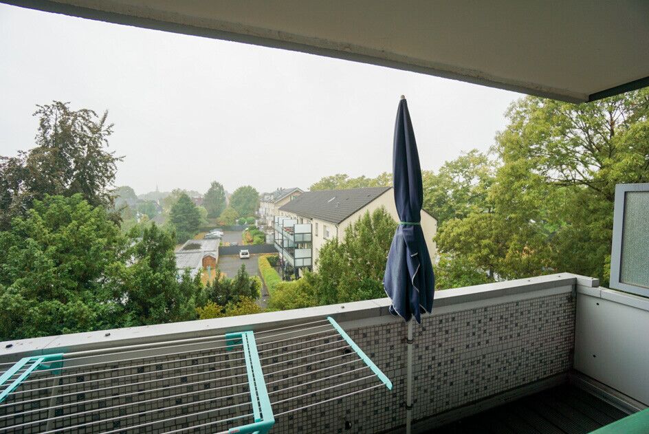 ... zum Balkon