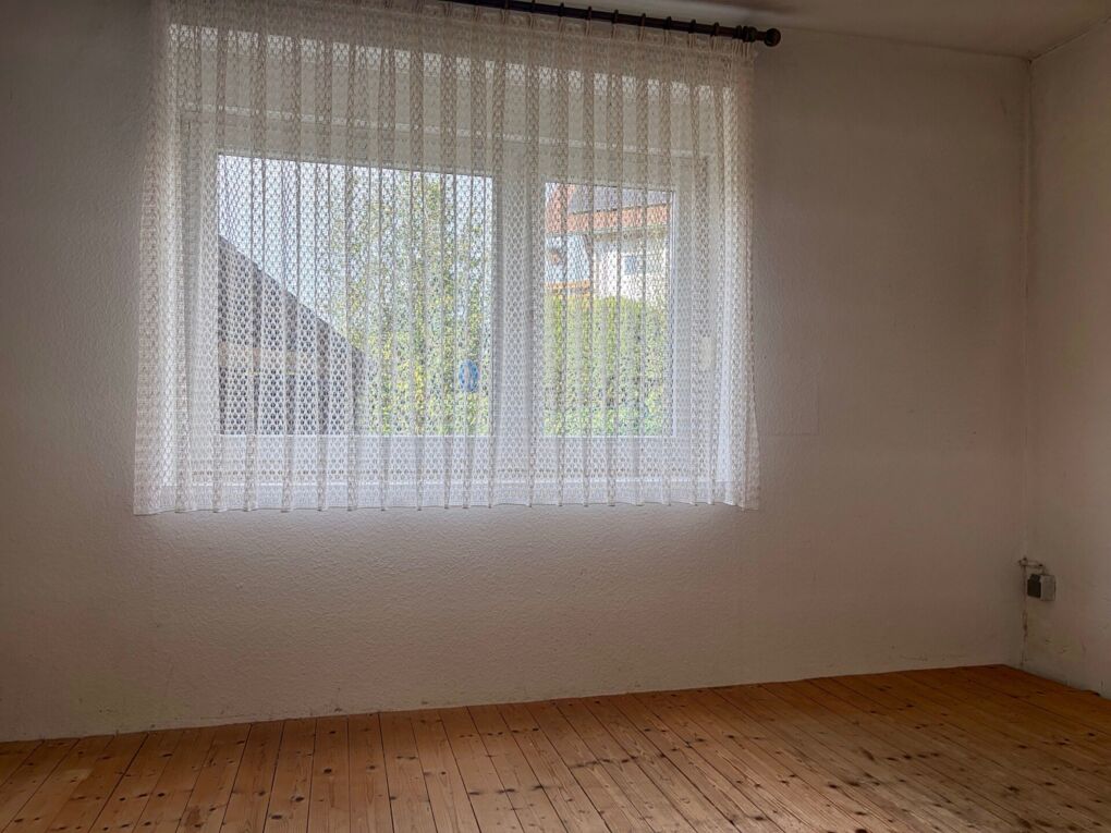 Arbeits-/Gästezimmer (KG)