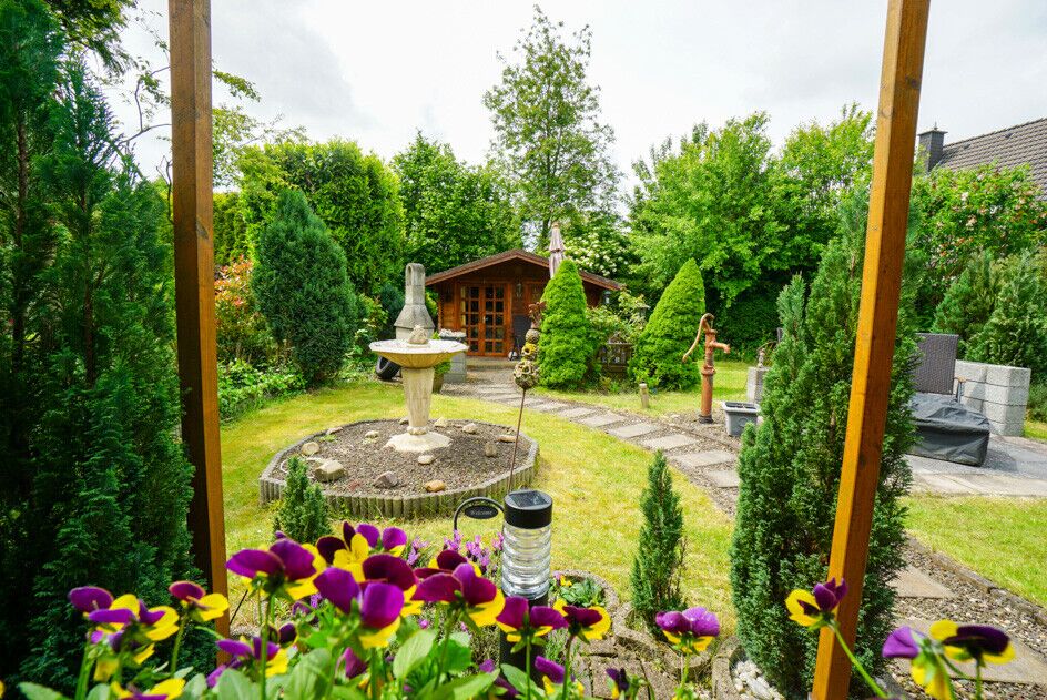 ... mit Blick in den Garten