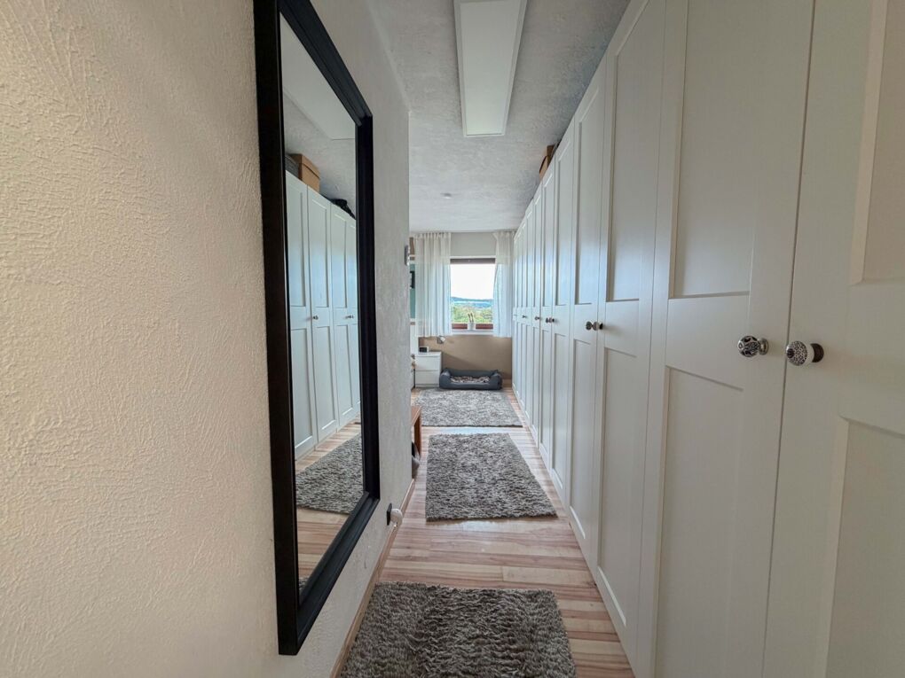 großer Schrank möglich