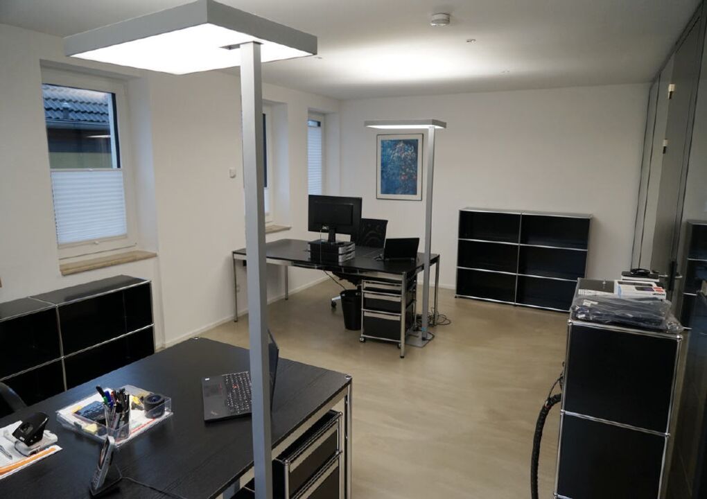Büro EG