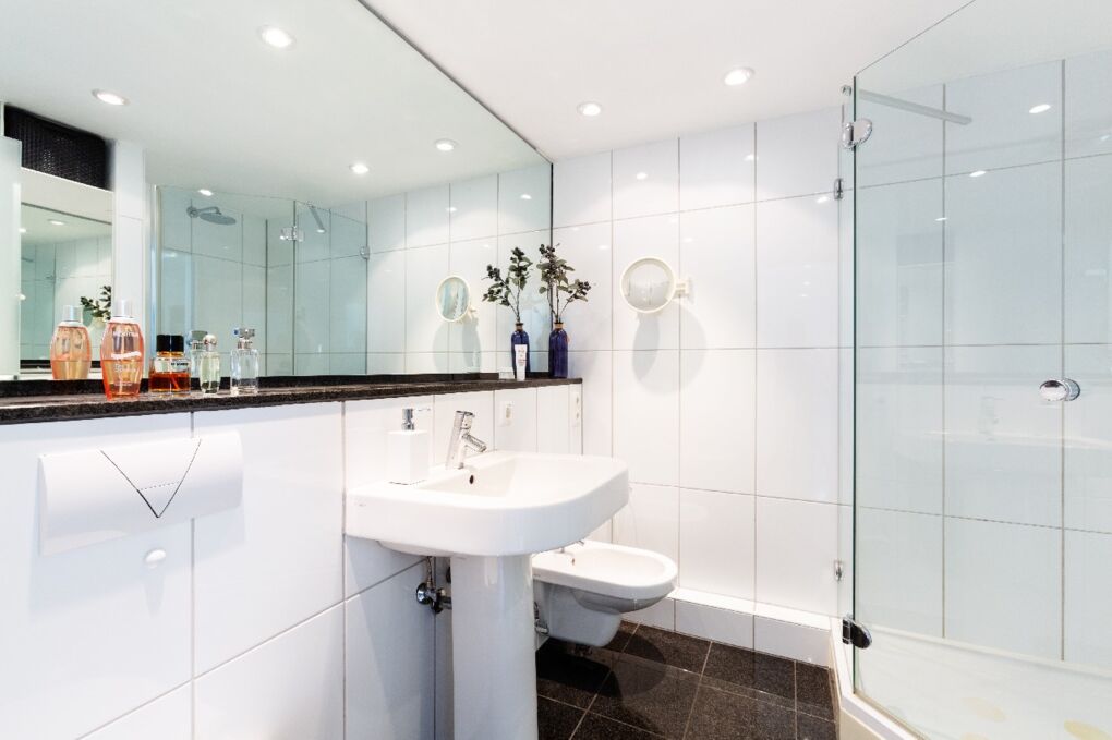 modernes Duschbad