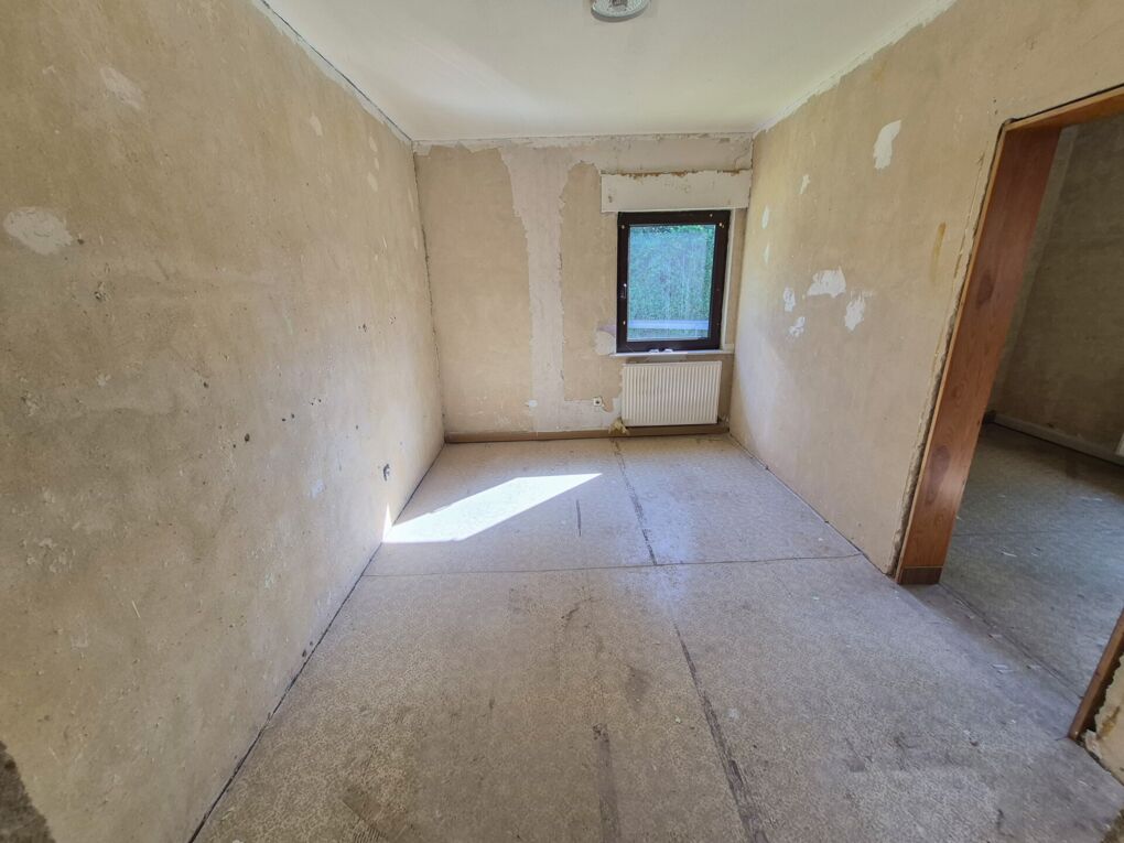 Zimmer - Wohnung links